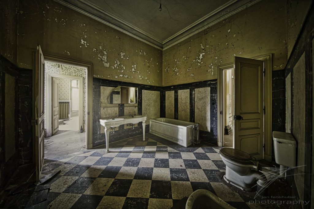 Sunshine on the Loo - One of the bathrooms in the Château Lumière, an abandoned villa / mansion in Alsace, France